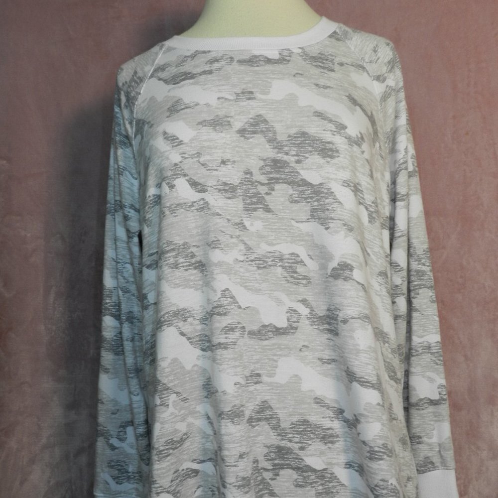 Womens White Camo Reebok Sweat Shirt Size L